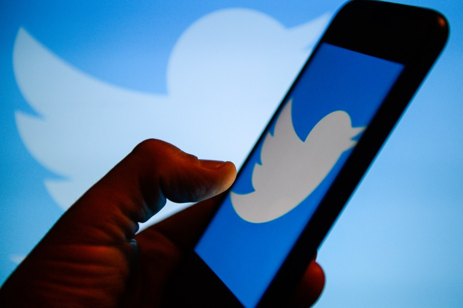 Twitter cayó en un 5.3% de sus acciones luego  de cancelar su compra