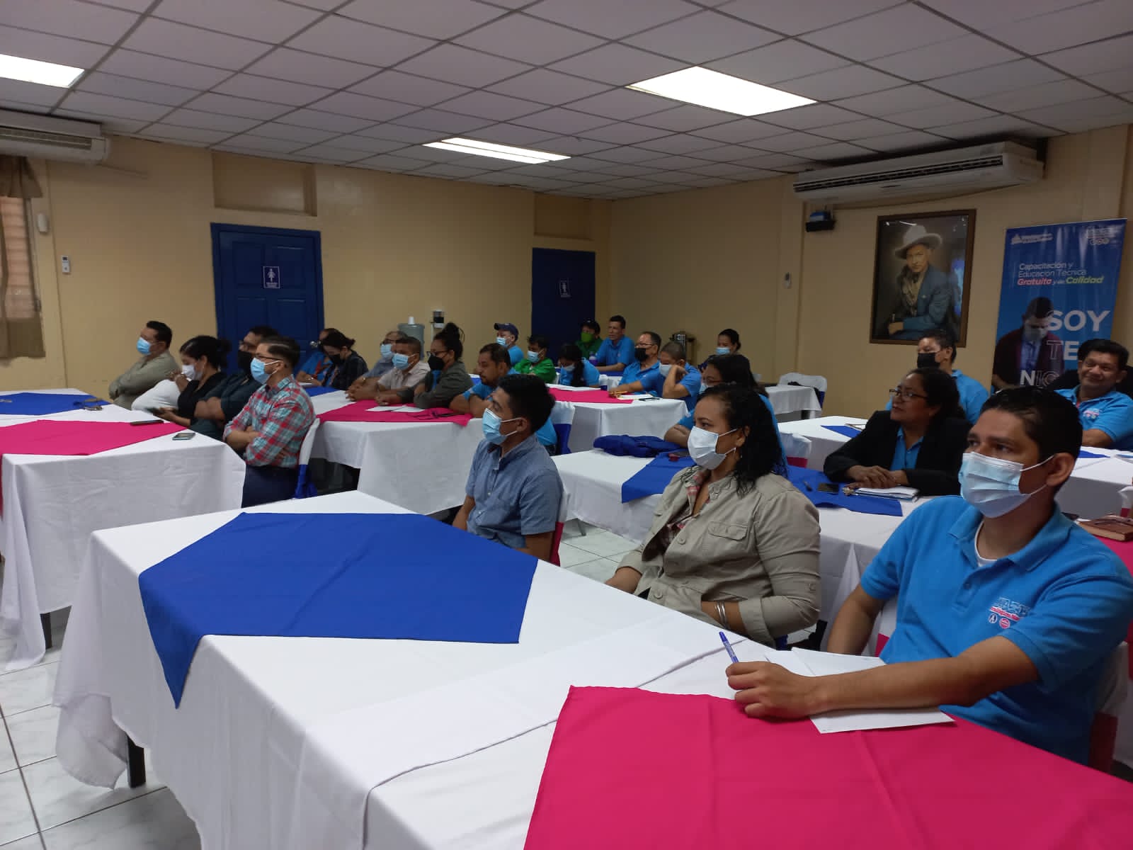 Docentes de educación técnica actualizan conocimientos en formación integral