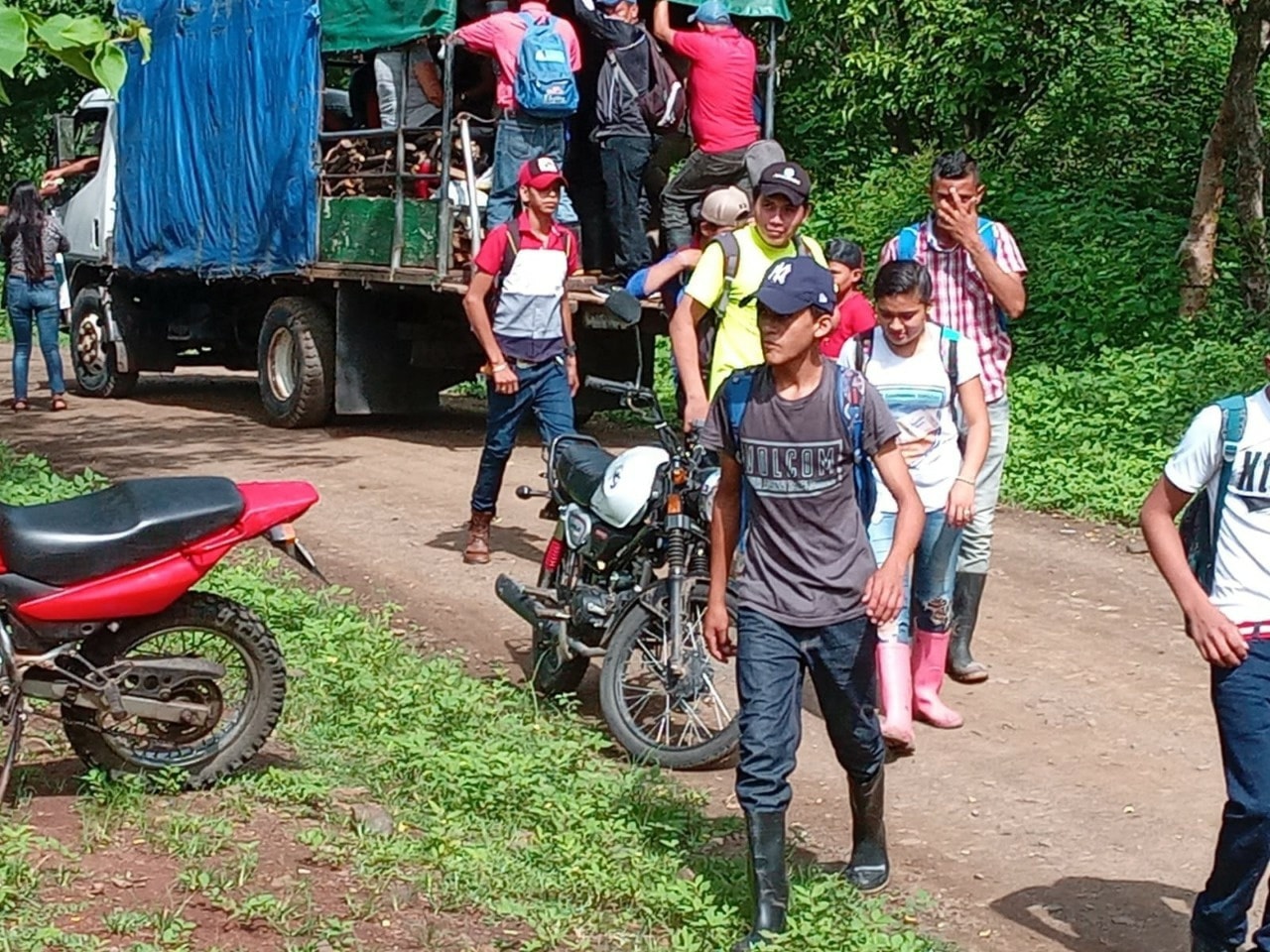 Inicia el segundo semestre de la secundaria en el campo