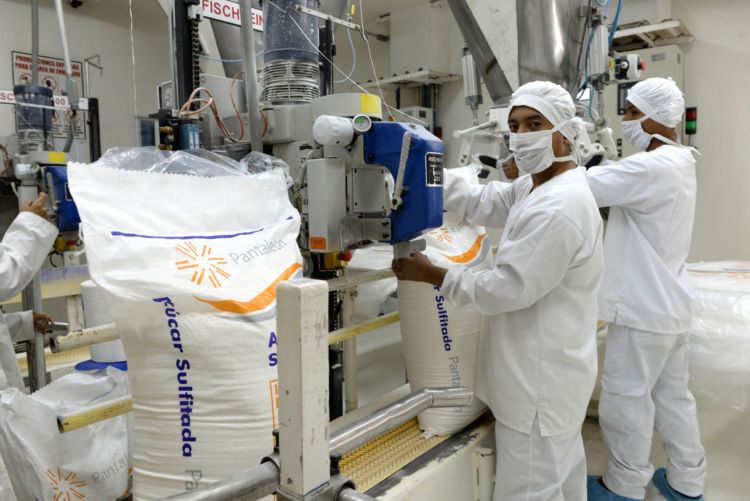Nicaragua exportó más de 700 contenedores de azúcar y otros productos la semana pasada