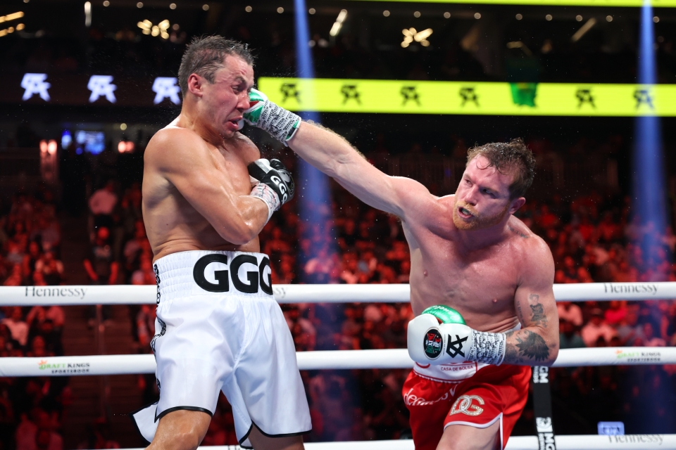 Canelo Álvarez gana la trilogía ante Golovkin
