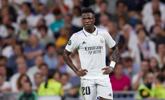 Presidente de España lamenta insultos racistas a Vinicius