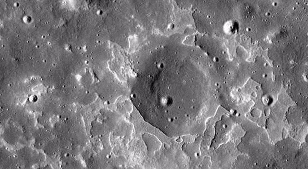 Descubren erupciones de lava en la Luna
