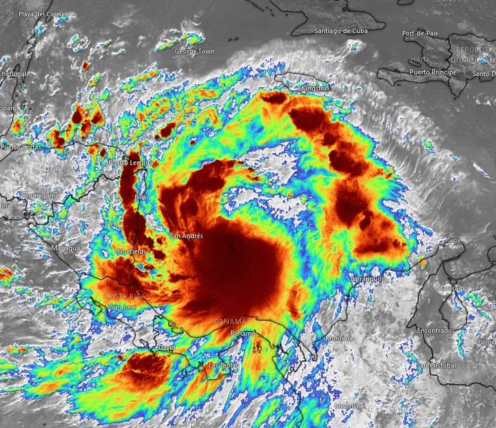Huracán Julia se degrada a tormenta trópical