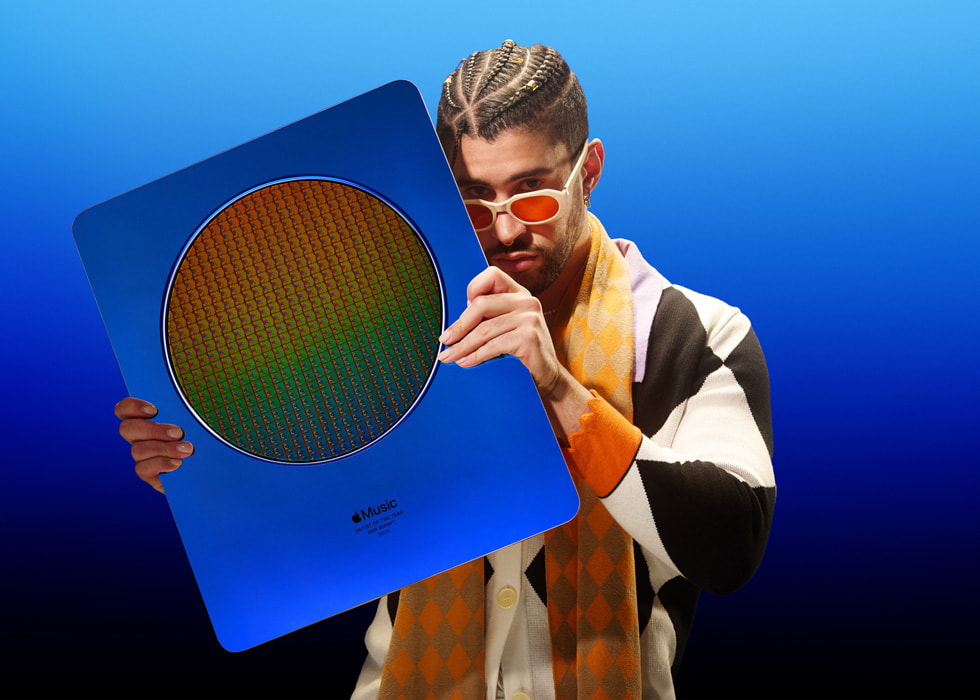 Apple Music nombra a Bad Bunny como artista del año