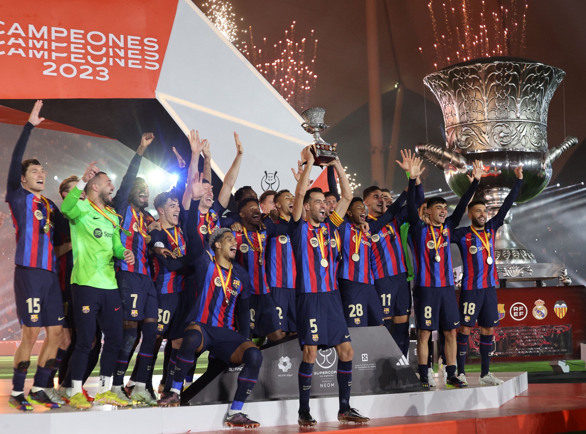 Barcelona se alza con la supercopa de España