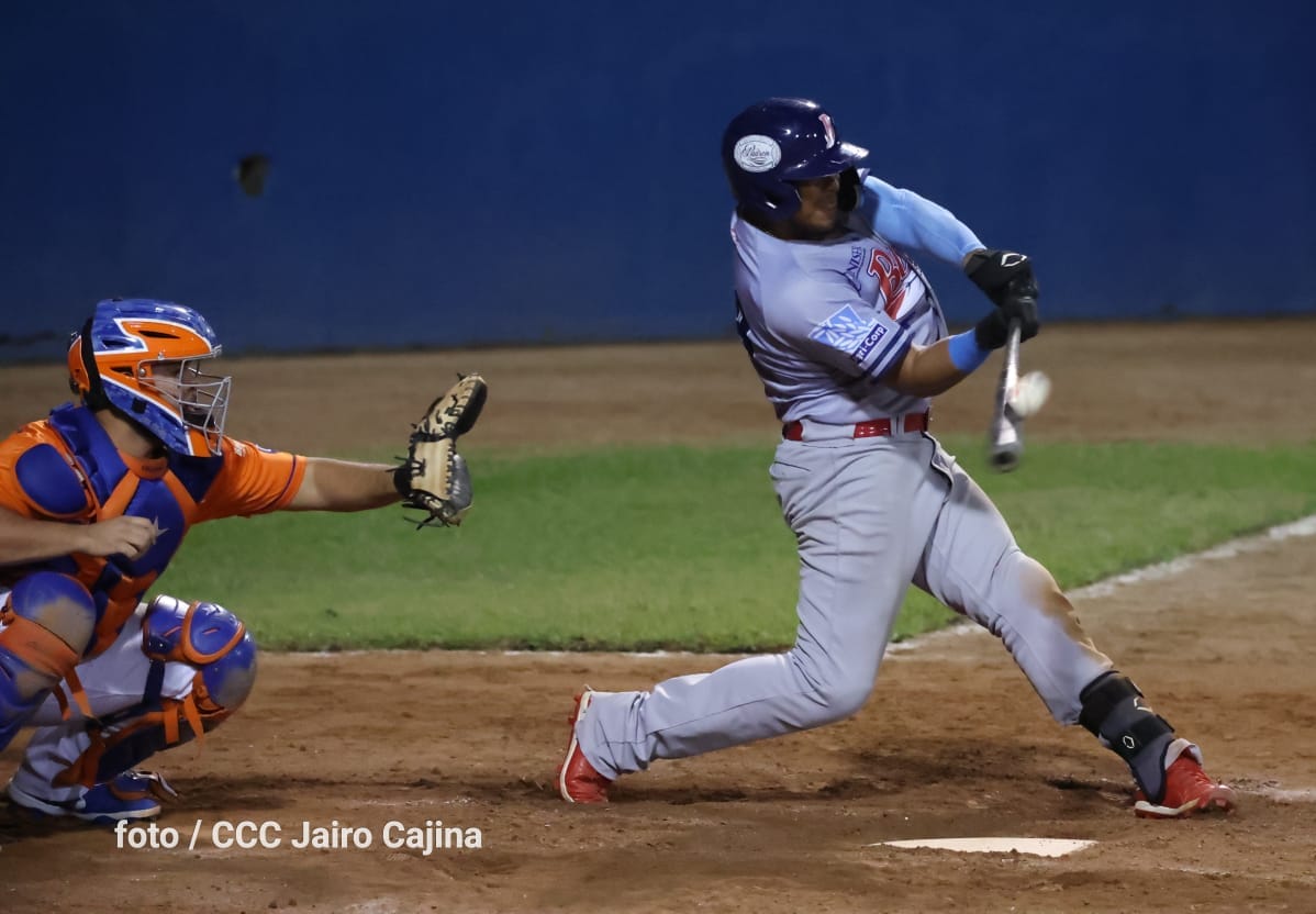 Bóer implacable nivela la final a dos victorias