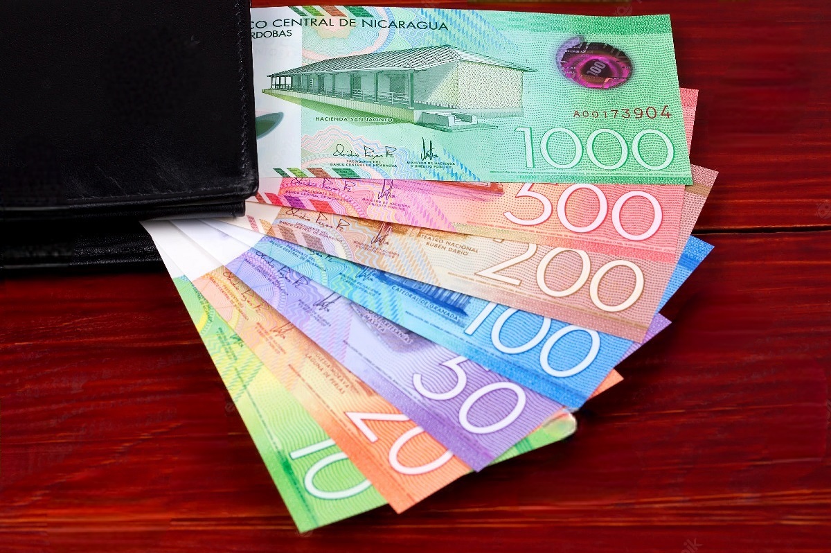 Nicaragua reduce devaluación del córdoba frente al dólar
