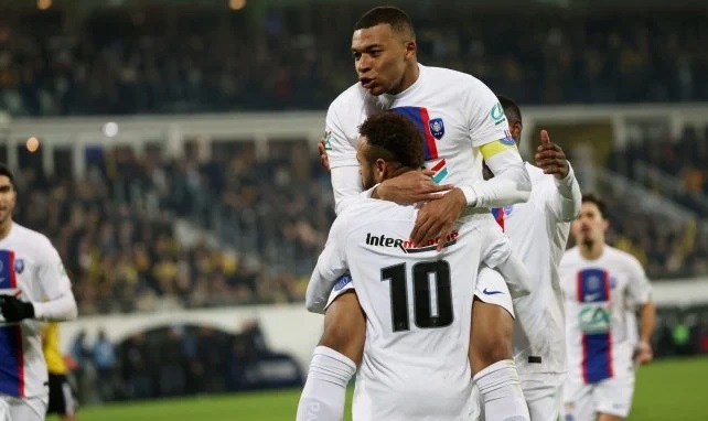 Cinco goles de Mbappé en goleada del PSG