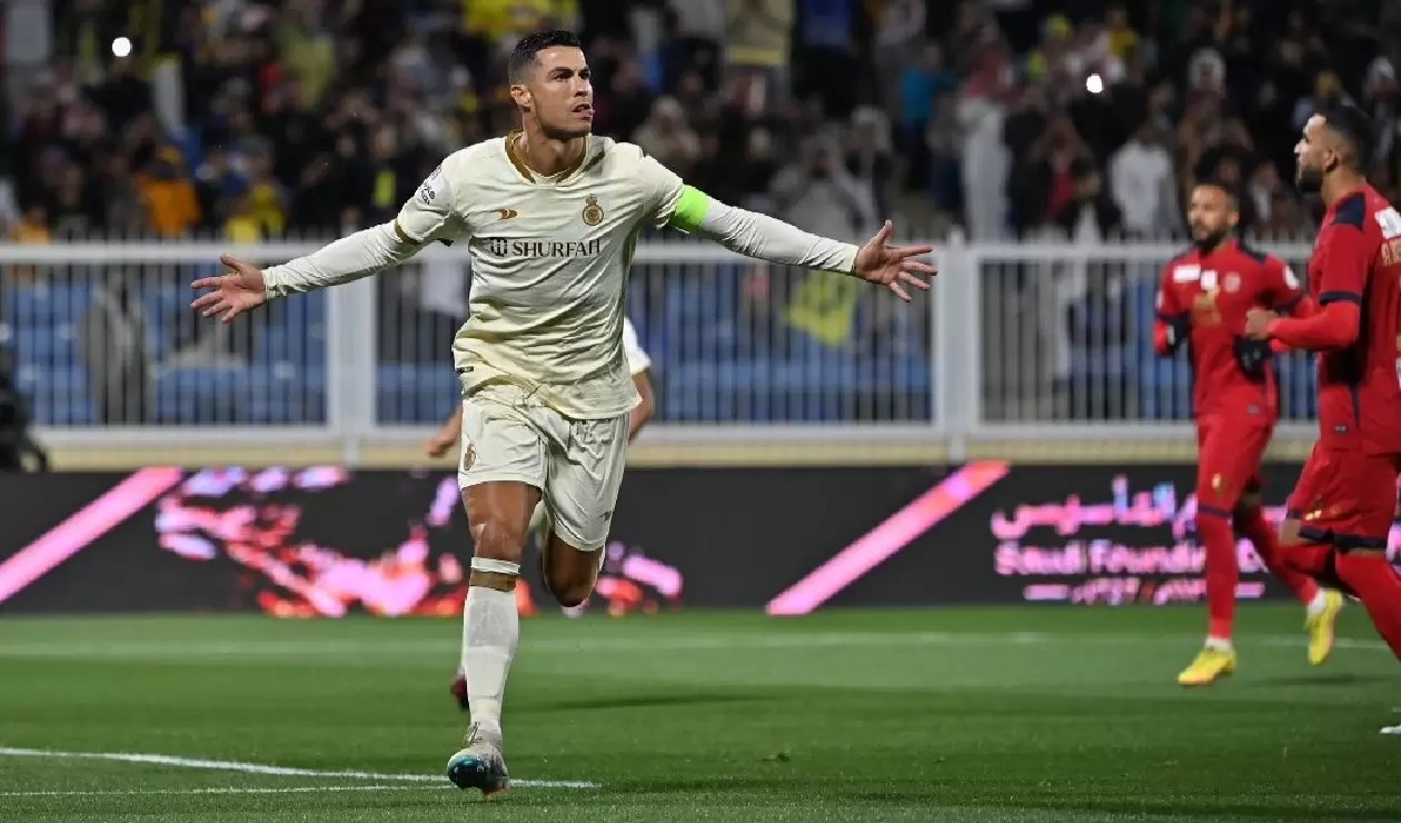 Cristiano Ronaldo anota triplete