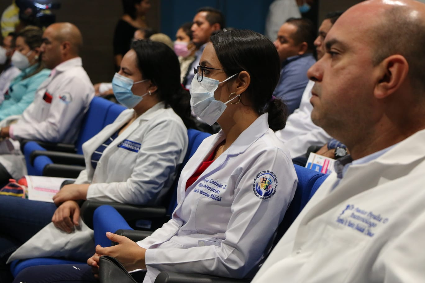 Primer encuentro internacional con especialistas de medicina crítica