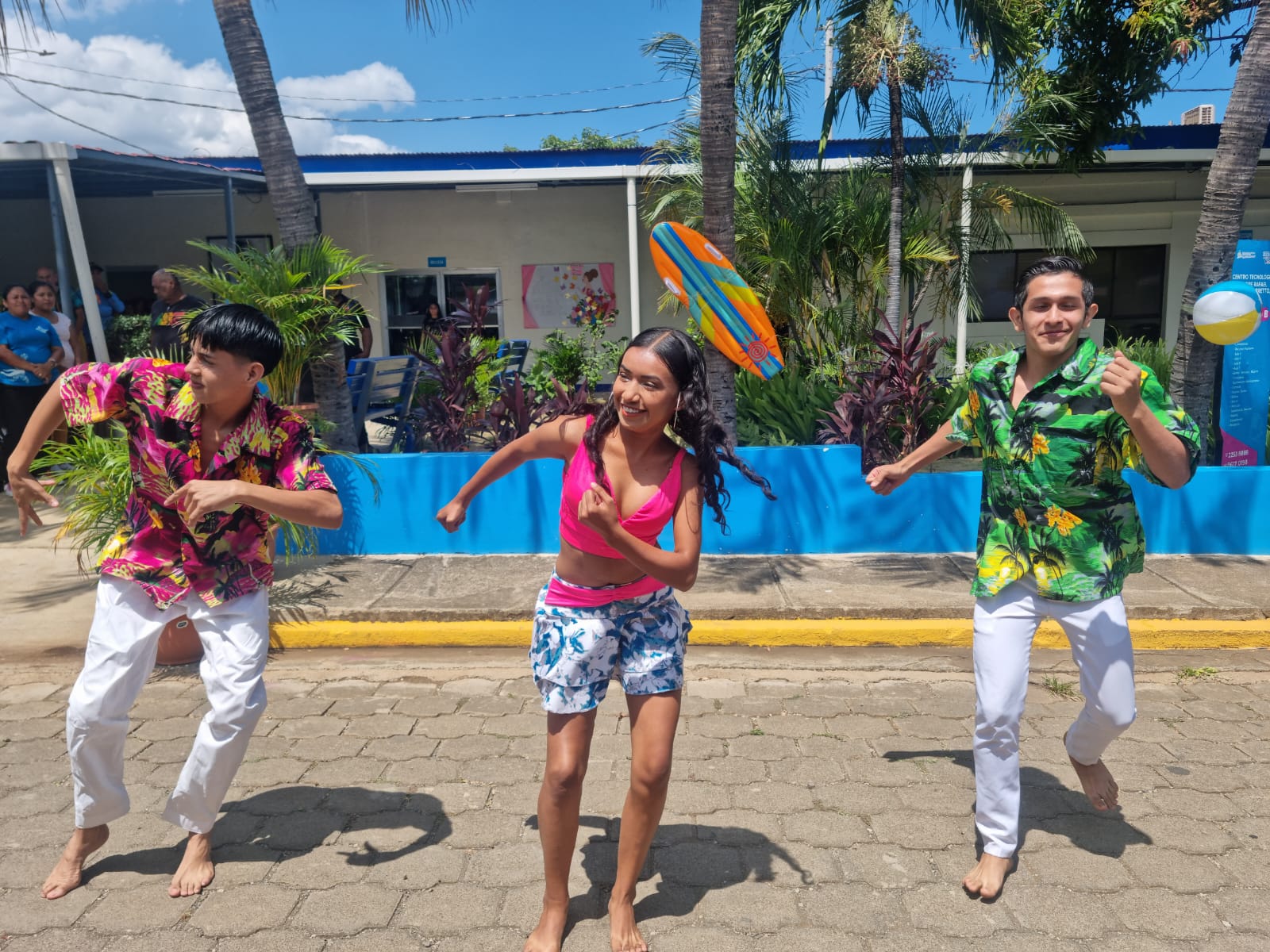 Estudiantes de educación técnica realizan festival de verano