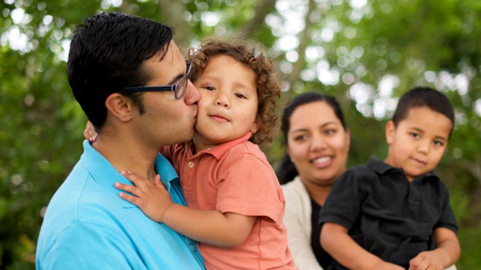 La familia es la base para la formación del ser humano