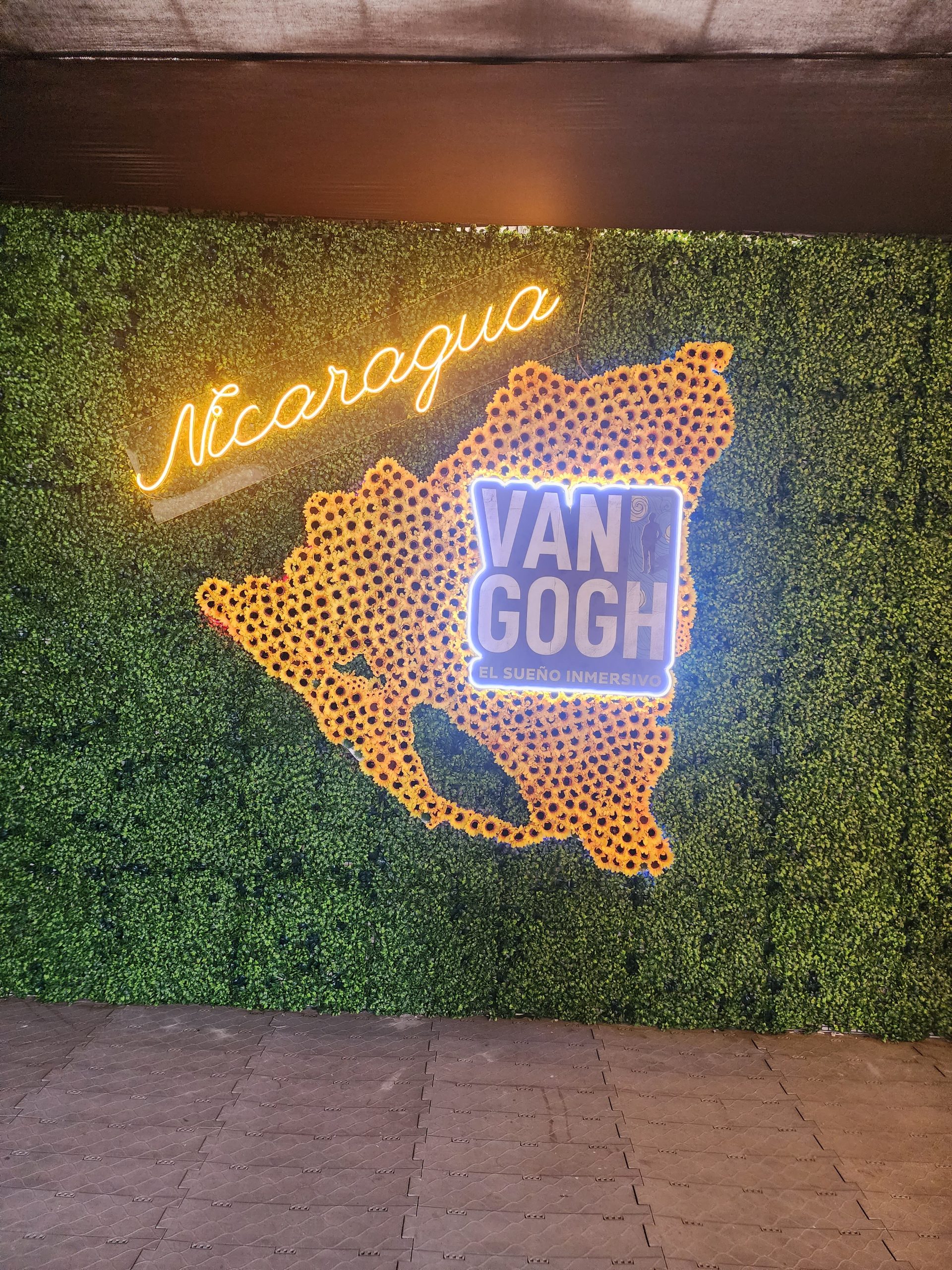 Claro te invita a vivir una experiencia única con «Van Gogh el Sueño Inmersivo»