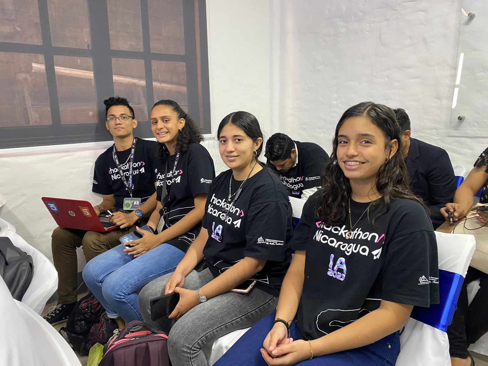 Alumnos presentan innovadoras aplicaciones