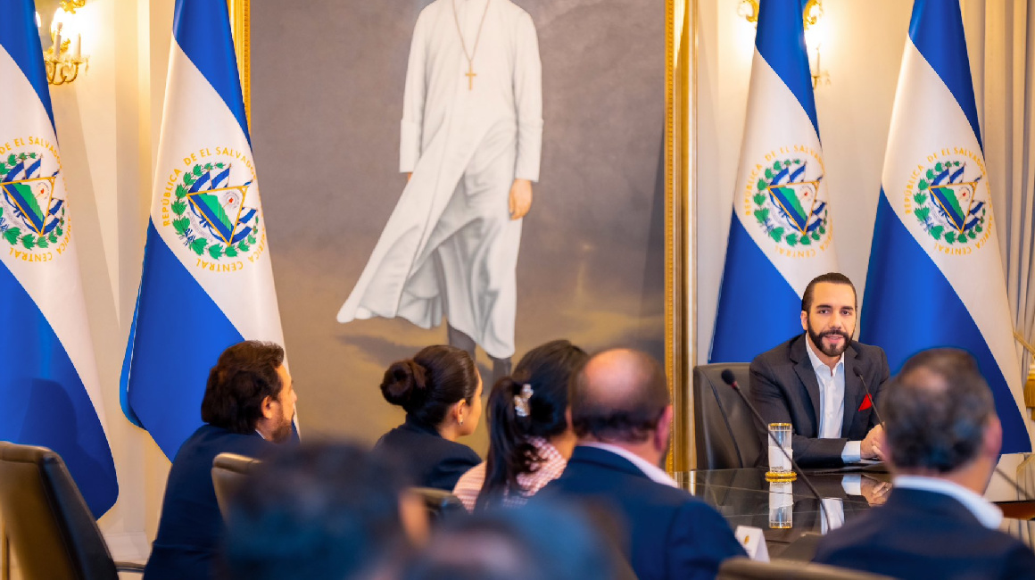 Bukele anunció la construcción del CECOC