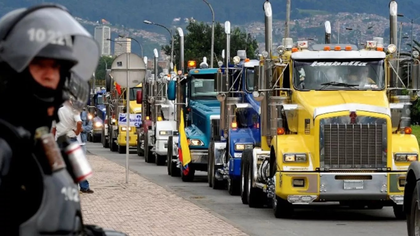 Camioneros en Colombia Inician Protestas por Alza en el Precio del Combustible