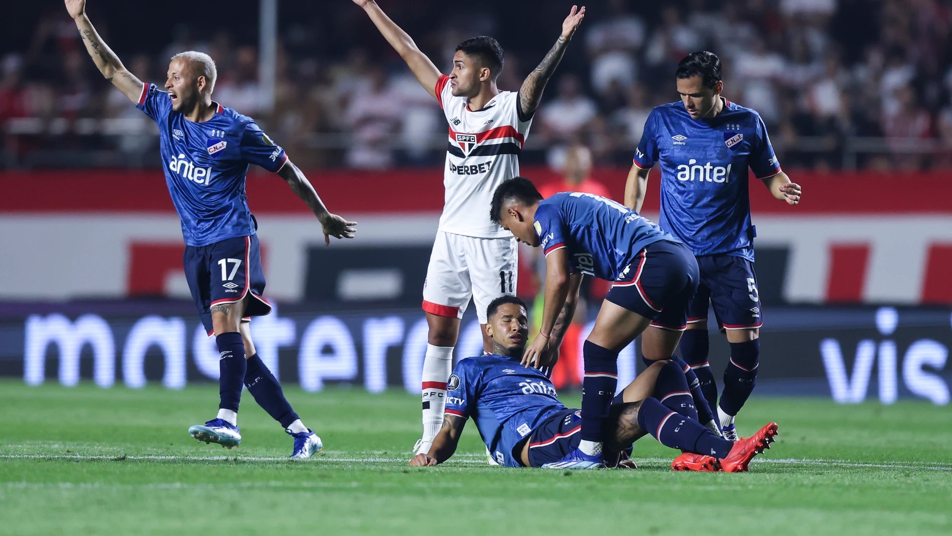El mundo del fútbol llora la pérdida del uruguayo Juan Izquierdo
