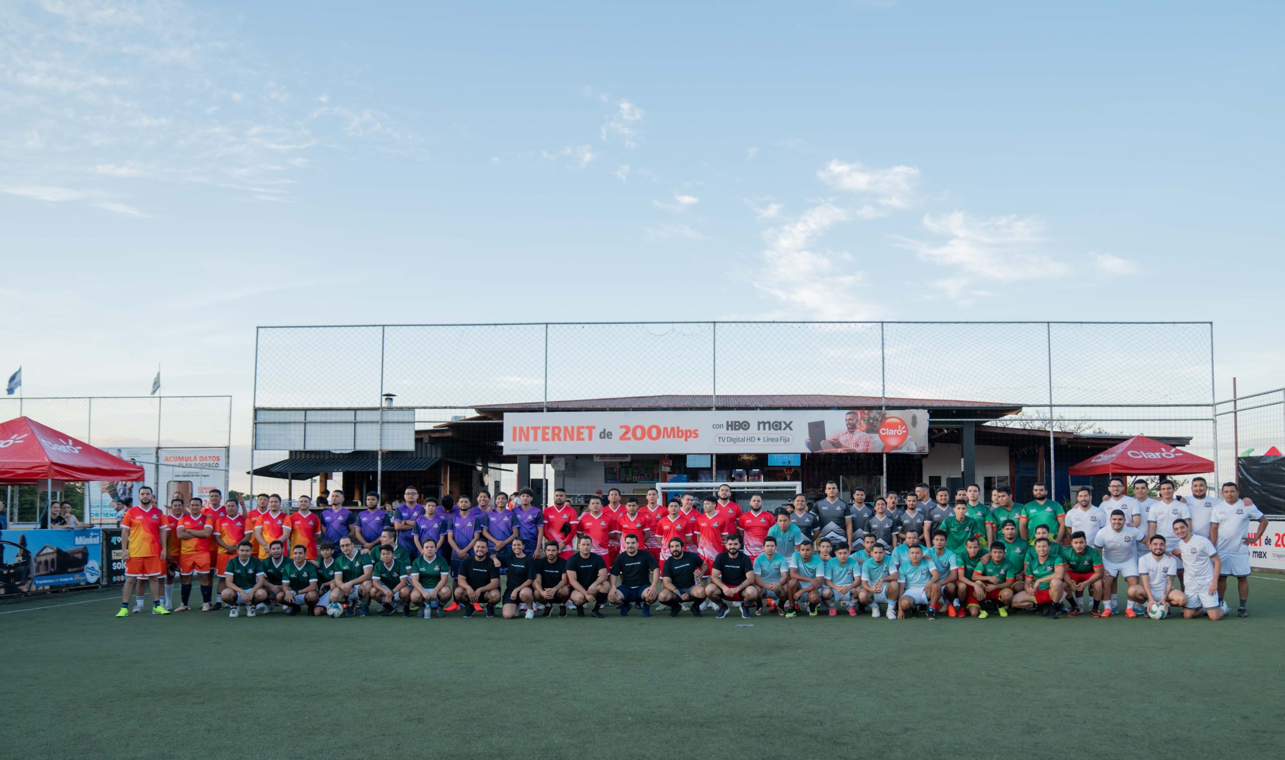 Claro Nicaragua organiza torneo relámpago de fútbol empresarial