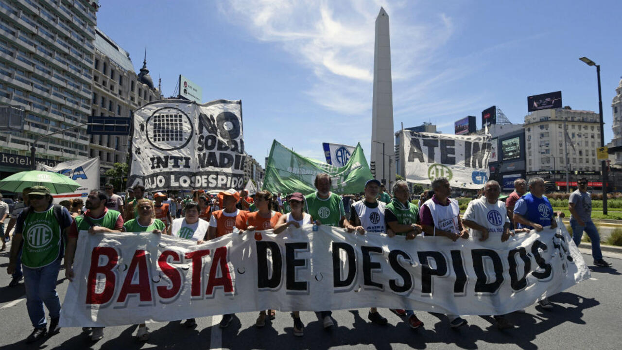 Despidos masivos y reducción salarial en Argentina