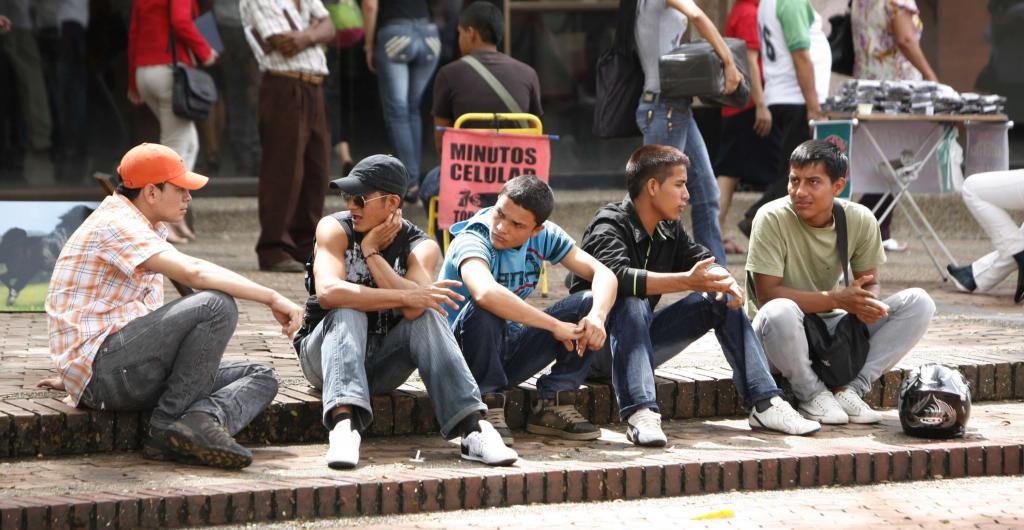 ¿Quiénes son los NINI, los jóvenes que ni estudian ni trabajan?