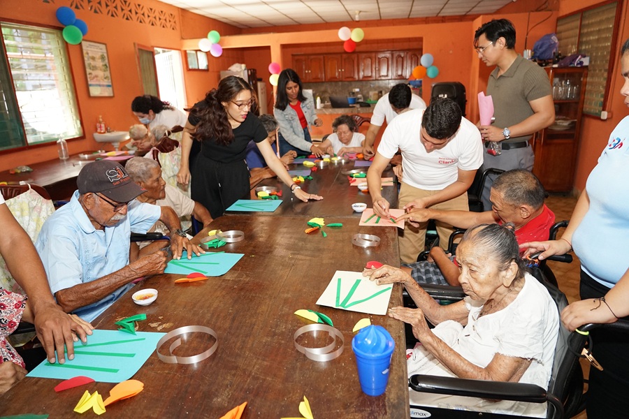 La Red de Voluntarios de Claro Nicaragua apoyan asilo de ancianos
