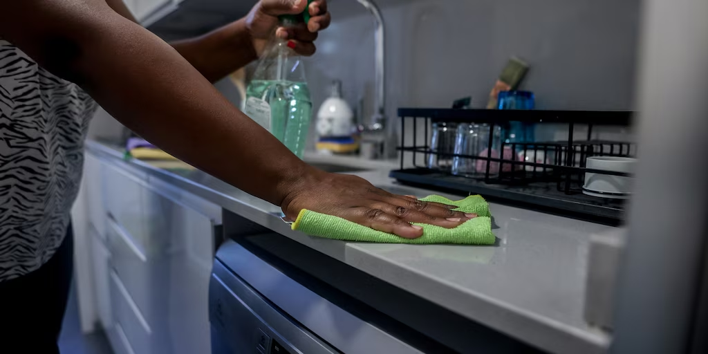 Asistente del hogar demandará por acusación falsa