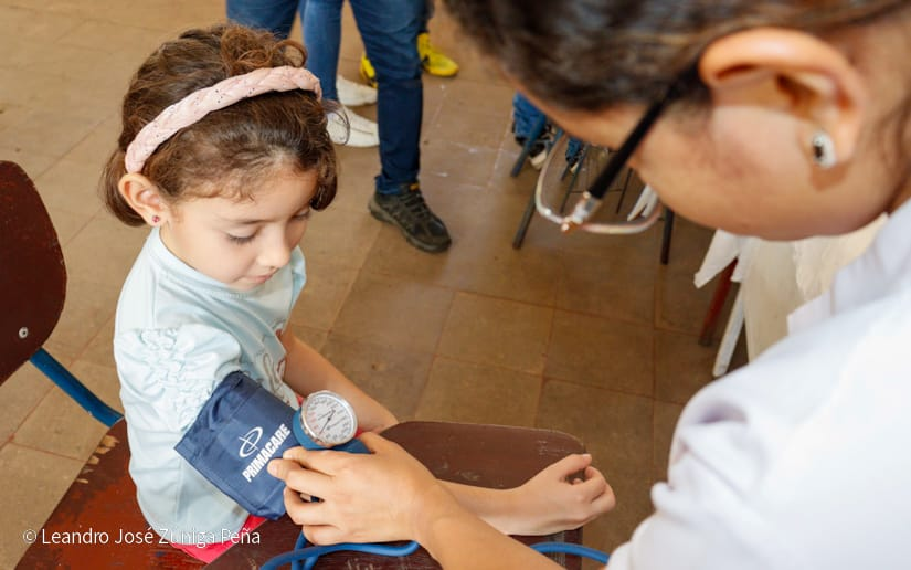 Jornada médica refuerza la prevención de enfermedades renales y diabetes infantil