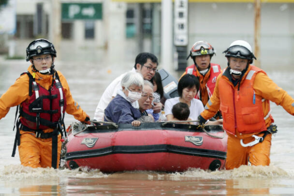 Más de 2 millones evacuados en Japón por intensas lluvias