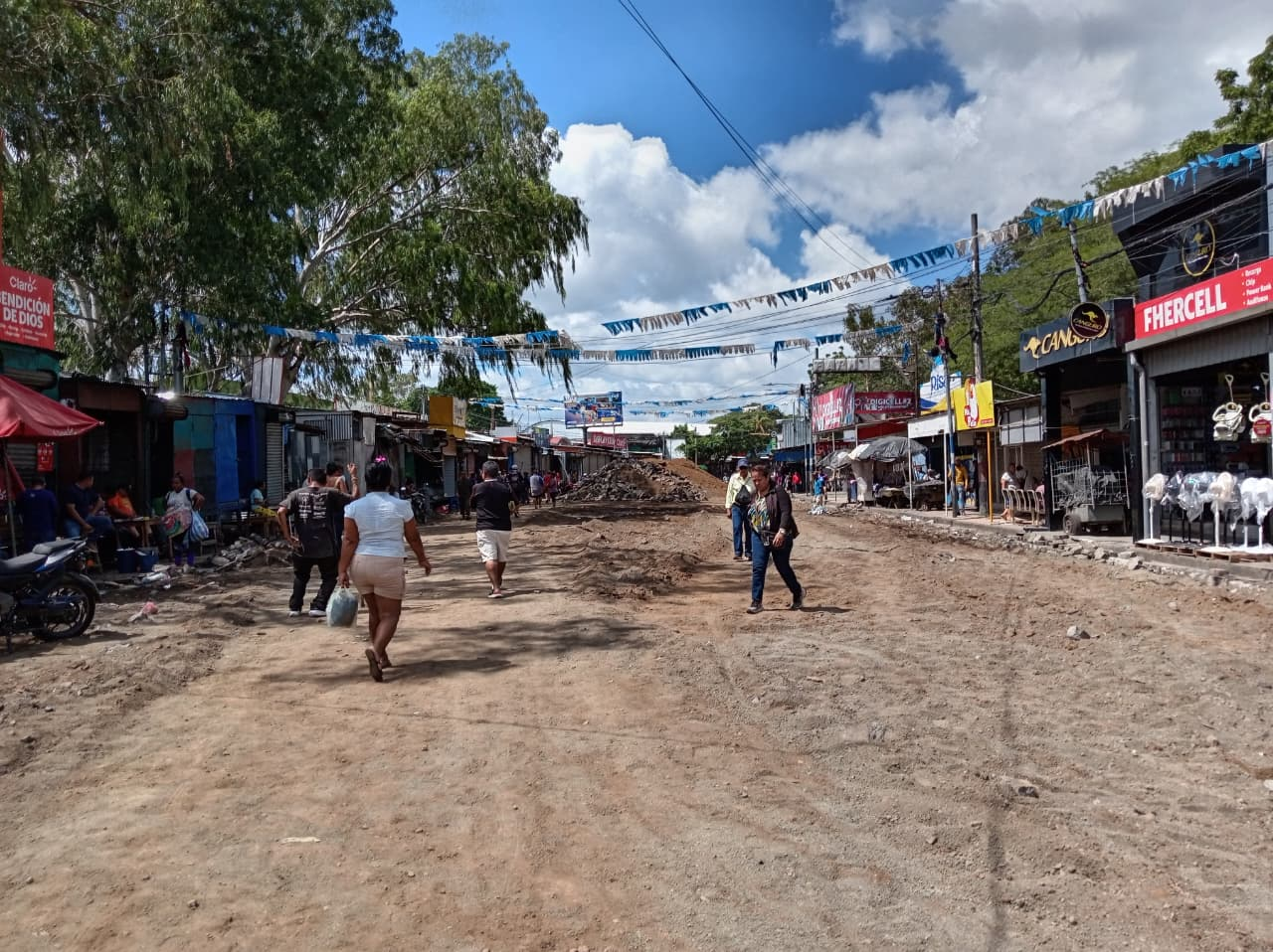 Avanzan trabajos viales en el Mercado Oriental