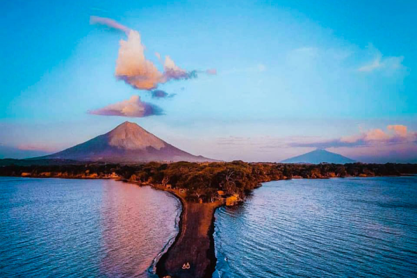 Electrificación de Punta Jesús María impulsa el turismo en Ometepe
